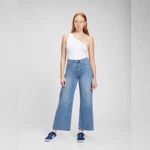 Gap Denim high rise wide leg jeans with raw hem, size 27/4